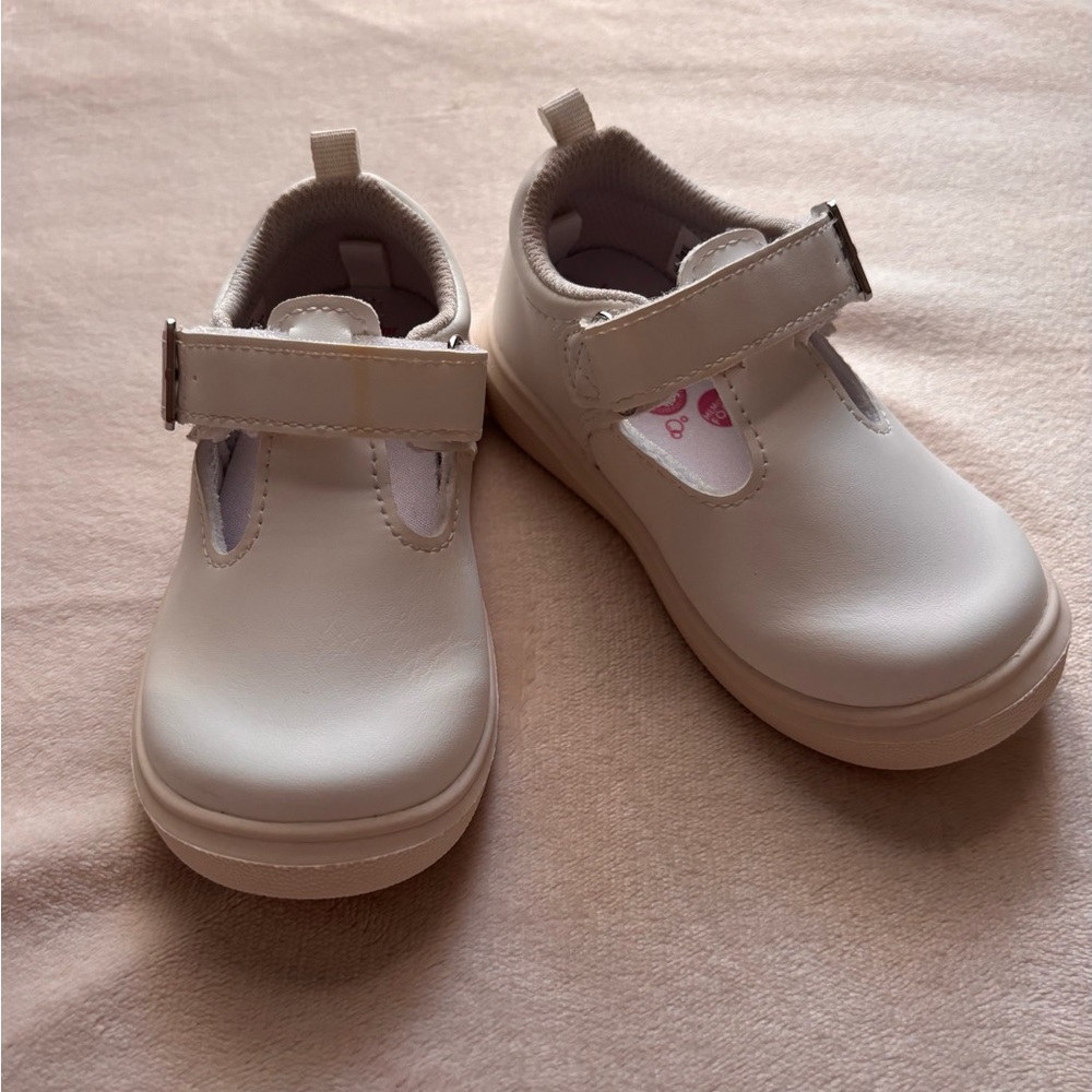 NWOT Stride Rite Rena Toddler Mary Janes in white size 6